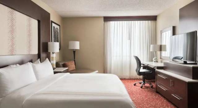 Люкс Columbus Airport Marriott
