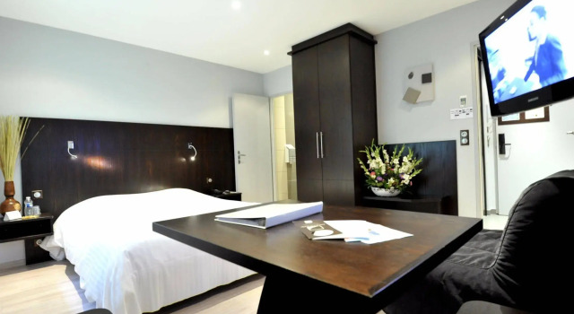Cottage Hotel