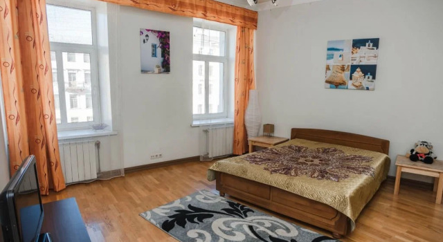 Apartment on Griboyedova 38
