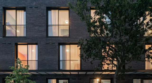 Deskopolitan House