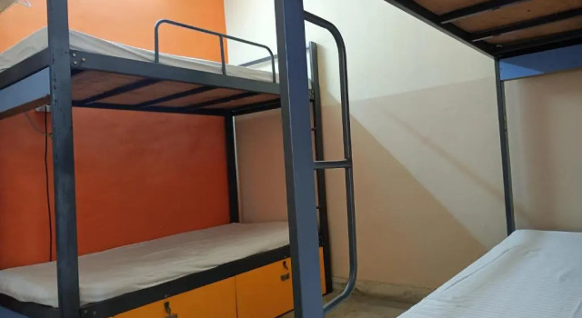 Кровать в общем номере Stephels Hostel