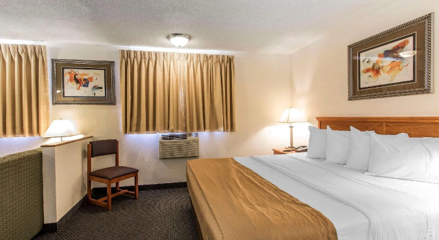 Двухместный люкс Brentwood Inn Clinton
