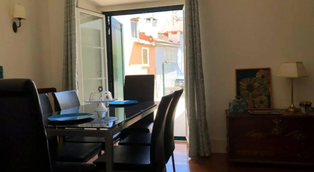 Grandmommy's House - Traditional and comfy Lisboan apartment, Забронировать Апартаменты/квартира Отели Лиссабона с парковкой, рядом с Акведук Свободной Воды, Парковка