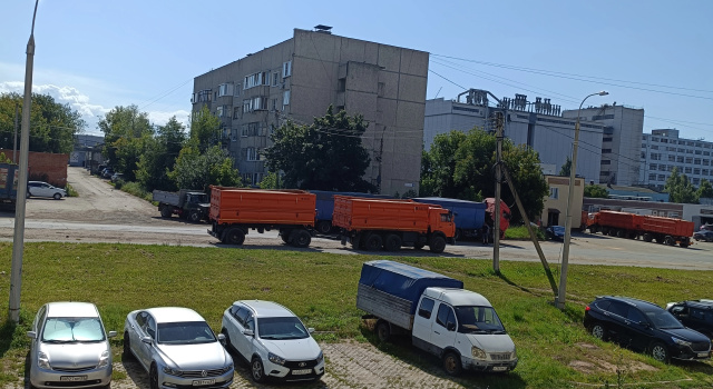 Квартира в тихом уютном райончике, Забронировать Апартаменты/квартира Отели Чебоксарского муниципального округа с парковкой, Парковка