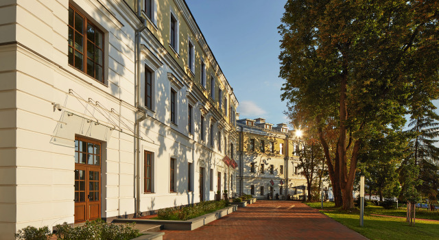The Basilian Minsk hotel, Curio Collection by Hilton