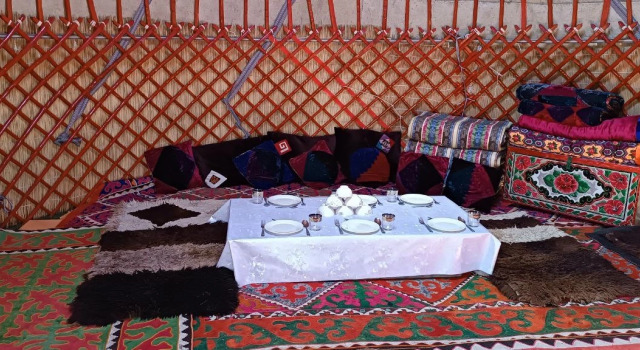 Шестиместное шале с красивым видом из окна Кемпинг Sky Yurts
