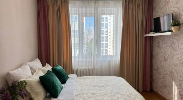 Kvartirny Vopros Utro v Gorodke Metallurgov okolo Gorodskogo Zooparka Flat, Prenota Appartamento Hotel a Udmurtia con parcheggio, Parcheggio