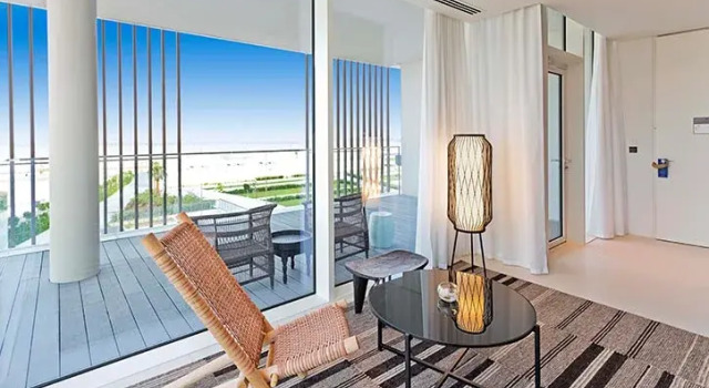 Двухместный люкс Terrace Deluxe с красивым видом из окна Al Zorah Beach Resort