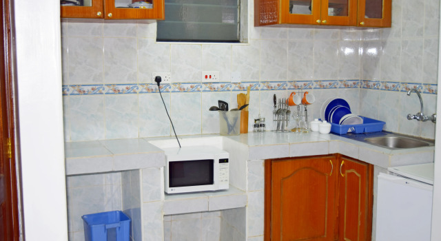 Студия YWCA Parkview Suites