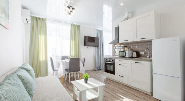 Люкс с балконом и с видом на город Апартаменты Lux RentPlaza