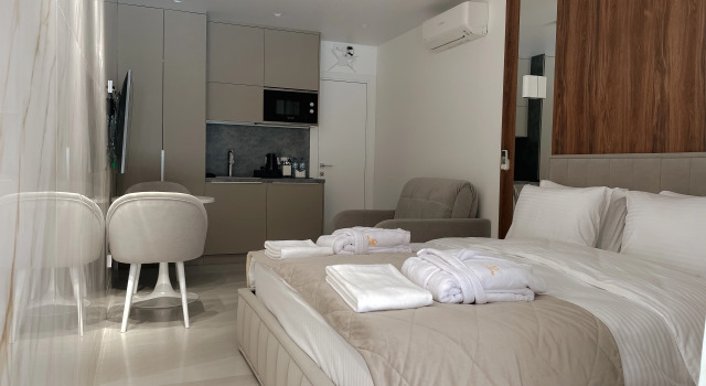 Студия с выходом к бассейну с террасой Отель Монтевиль by Adamand Resort