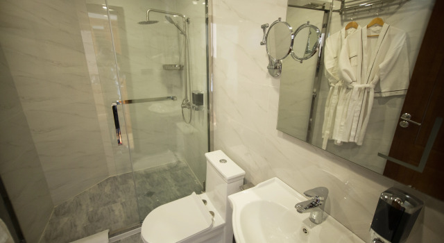 Трёхместный номер Standard с балконом и с видом на море Отель Chveni Ezo Boutique Hotel