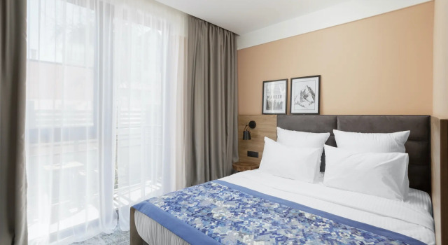 Двухместный номер Улучшенный с балконом Country Hills Resort