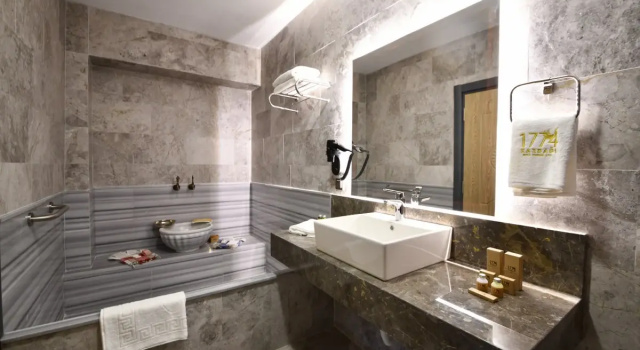 Люкс с балконом и с красивым видом из окна Отель 1774 Kazdagi Termal Butik Otel
