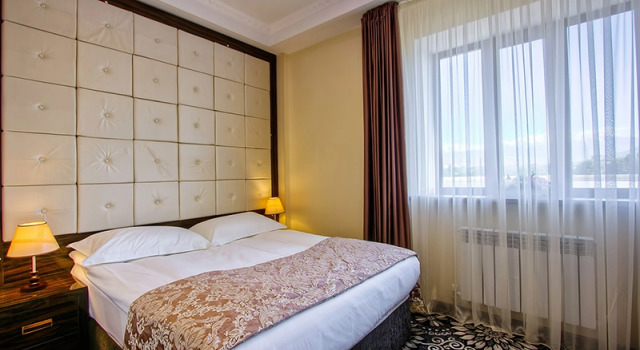 Двухместный полулюкс Discovery Hotel