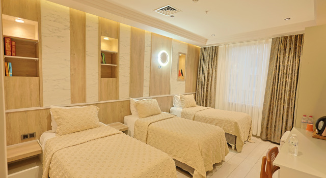 Трёхместный номер Standard с видом на город Lavender Inn Hotel