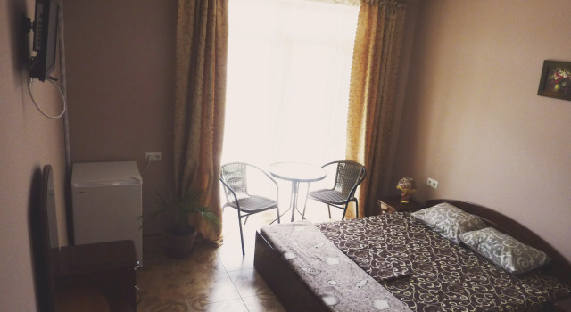Camera Standard Kot Guest House