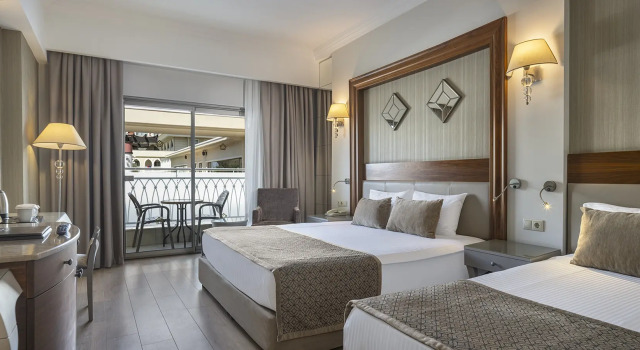 Двухместный номер Large с балконом и с красивым видом из окна Отель Side Star Resort