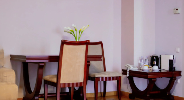 Junior-Suite mit Balkon und mit Blick Latar Hotel Yerevan
