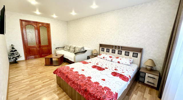 3-kh Komnatnaya v Tsentre Goroda Flat, Boek Appartement Magnitogorsk Chelyabinsk