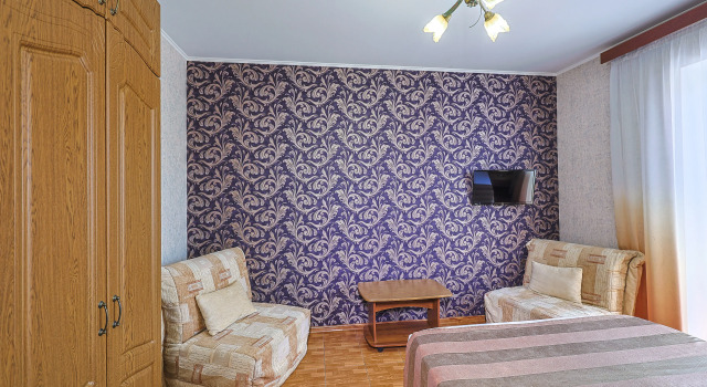 Двухместный номер Comfort с балконом Отель Кипарис