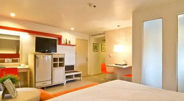 Двухместный номер-студия с балконом Sunshine Vista Hotel