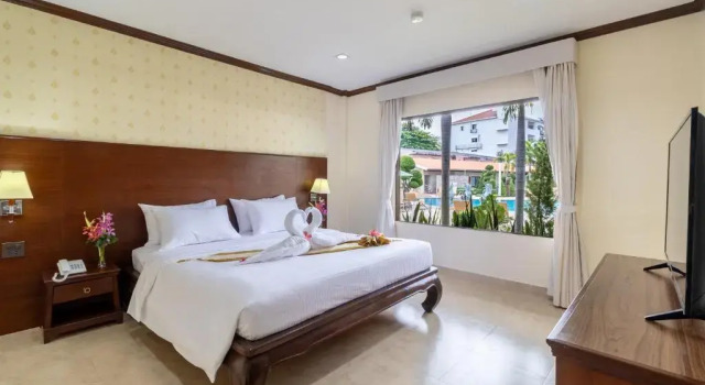 Двухместный полулюкс c 1 комнатой с видом на бассейн Thai Garden Resort