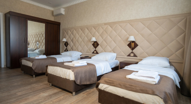 Трёхместный номер Comfort Отель Royal hall