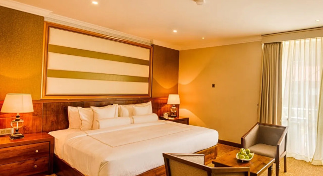 Номер Deluxe с балконом и с красивым видом из окна The Golden Crown Hotel