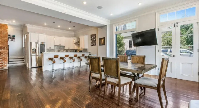 Апартаменты Апартаменты Luxury Condos in Downtown