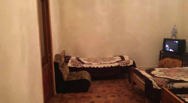 Hostel Sakharov & Tours, Забронировать Хостел Отели Еревана с парковкой, рядом с Площадь Республики, Парковка