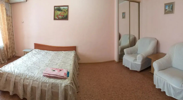 Квартира рядом пл. Ленина, Забронировать Апартаменты/квартира Отели Хабаровска с парковкой, рядом с Дальневосточный художественный музей, Парковка