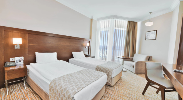 Двухместный номер Standard с балконом и с видом на море Salamis Bay Conti Resort Hotel