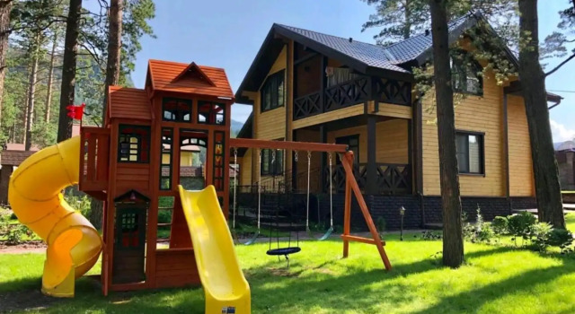 Usadyba Gorny Altay Private house 1, Prenota Casa vacanze Hotel a Repubblica dell'Altaj con parcheggio, Parcheggio