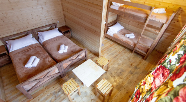 Коттедж с балконом и с красивым видом из окна Mountain Cabins