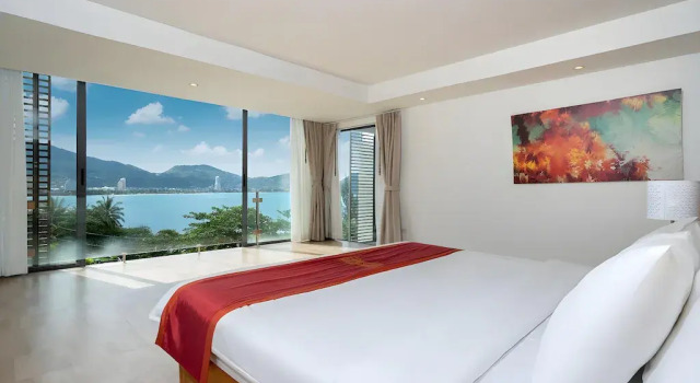 Люкс Pool Ocean с 4 комнатами с балконом и с видом на океан IndoChine Resort and Villas