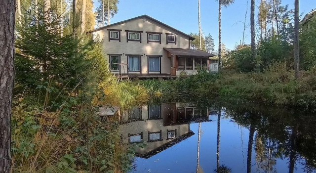 Dom na Prudu Private House, Rezervovat Rekreační dům Hotely v Petrohrad s parkováním, Parkování
