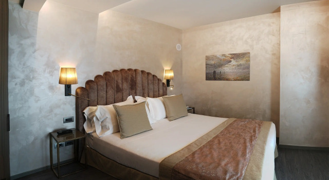 Люкс Exclusive Rooftop Aquarius Hotel