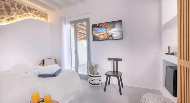 Отель Legendary Suites
