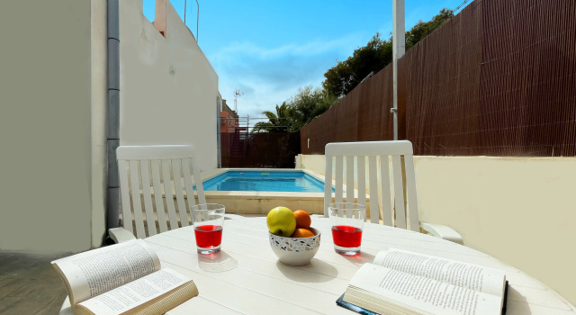 Lakeside Oasis Alcúdia Villa, Book Villa Cottages in Alcudia, Cottage