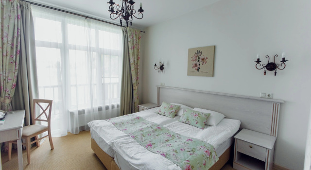 Двухместный номер Standard с балконом Festival Park-Hotel