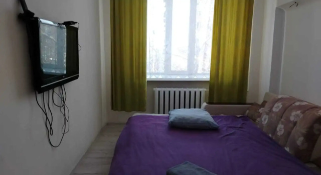 Dvukhkomnatnaya Naprotiv Trts Yarmarka Flat, Rezerwuj Apartament Hotele w Republika Komi z parkingiem, Parking