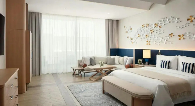 Двухместный номер Deluxe с видом на бассейн The St. Regis Al Mouj Muscat Resort
