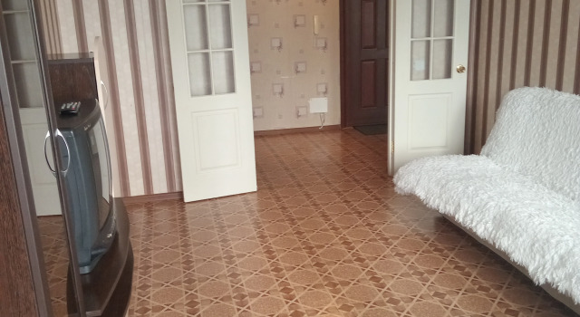 Na Vzletke Flat, Buchen Sie Ferienwohnung Hotels in Region Krasnojarsk mit Pool, Schwimmbad
