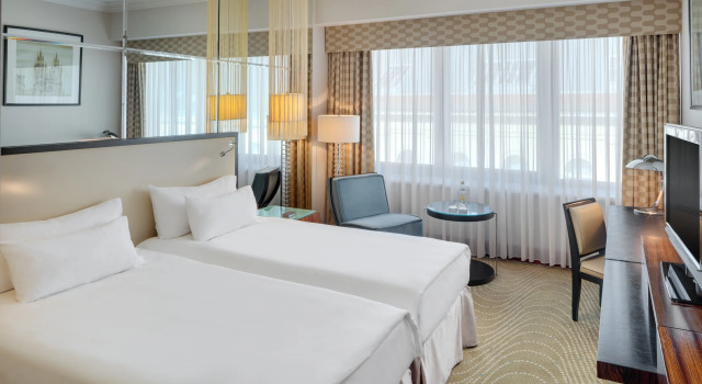 Almanac X Twin room Radisson Blu Alcron Hotel