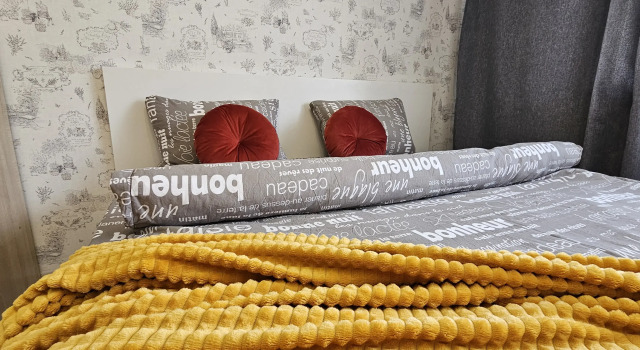 Uyutnaya Sovremennaya U Metro Strogino Flat, Varaa Huoneisto Strogino , lähellä Strogino Metro Station
