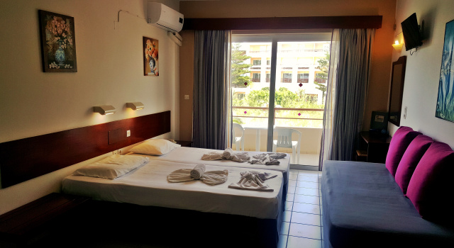 Студия Апартаменты Seafront Beach Hotel