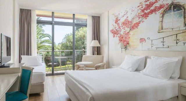 Двухместный номер Семейный Отель Iberostar Waves Bellevue
