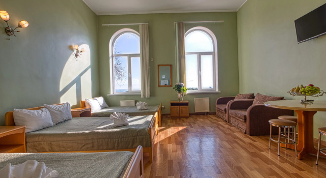 Standard Dreier Zimmer Primorye living quarters