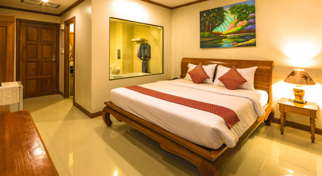 Номер Executive Отель Azhotel Patong